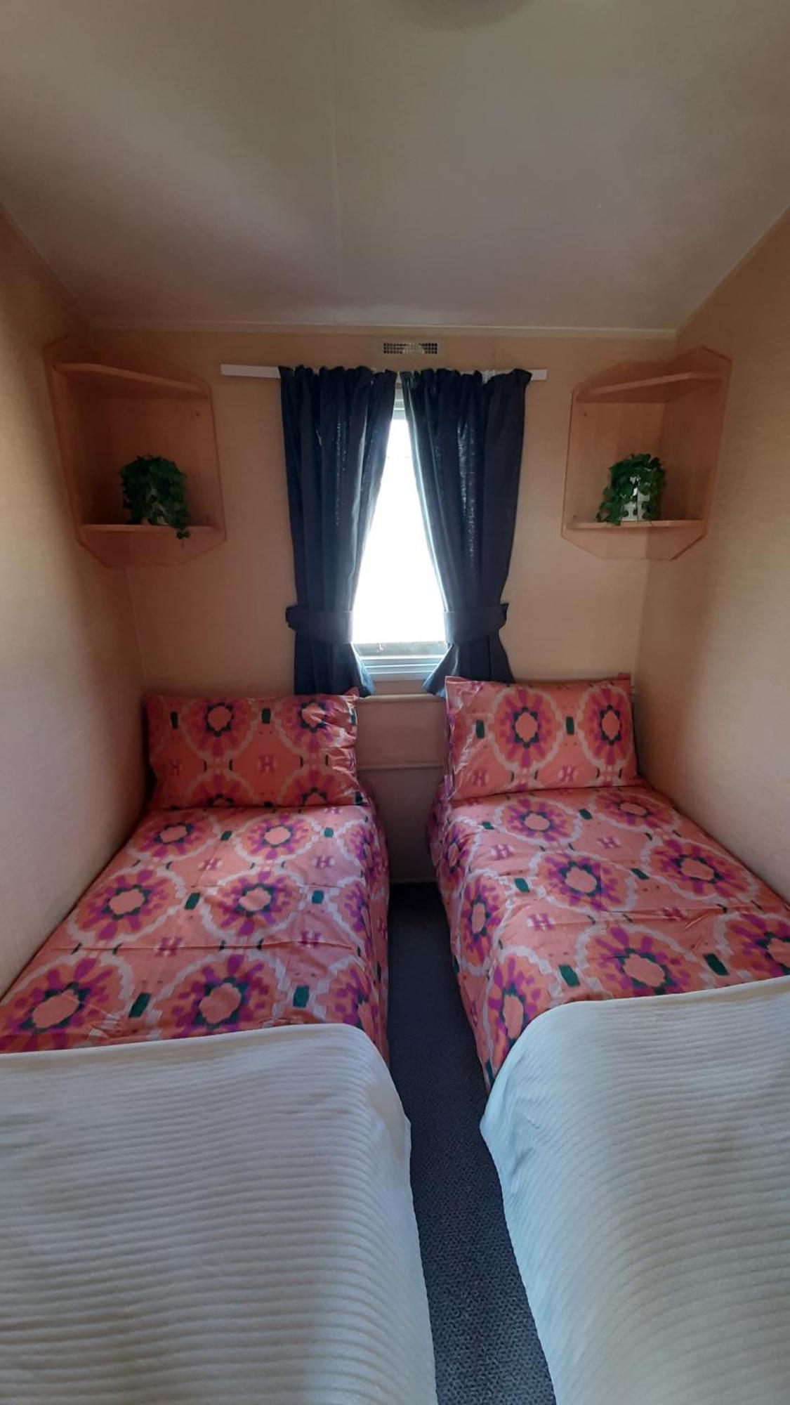 فندق The Salsa, 38 Sunset View Crowle  المظهر الخارجي الصورة